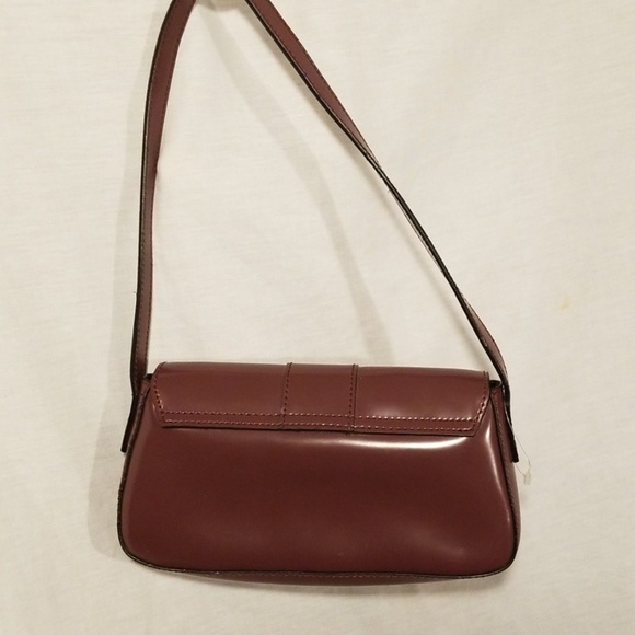 Guess Hand Bag - Picture 2 of 4